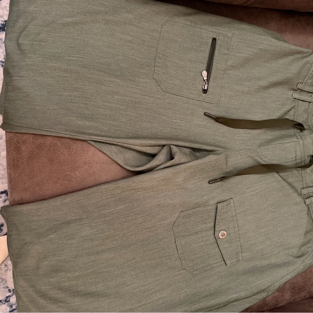Adar Pro Olive Green Women’s Scrub Set - Top & Pants - Picture 7 of 11